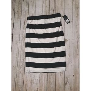 Black and white striped pencil skirt ❤️NWT❤️